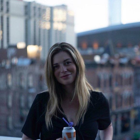 Meet your Posher, Danielle - Picture 1 of 1